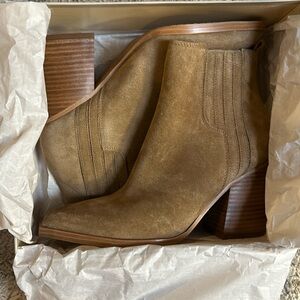 NWT Marc Fisher Heeled Suede Boots - Size 7.5